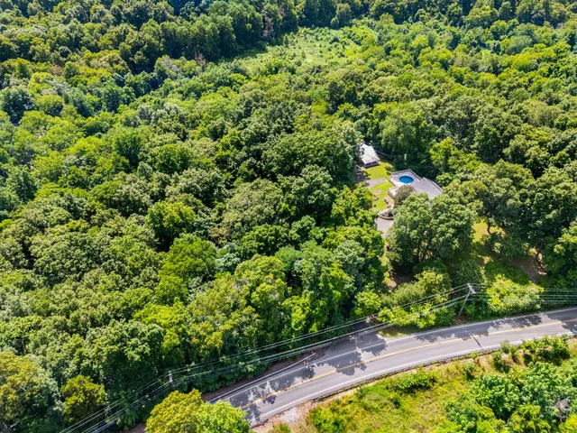 $950,000 | 8475 Mc Crory Lane, Nashville, TN 37221