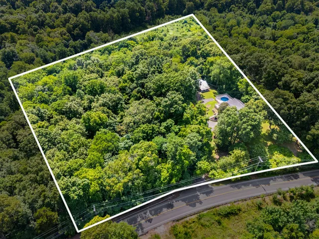 $950,000 | 8475 Mc Crory Lane, Nashville, TN 37221