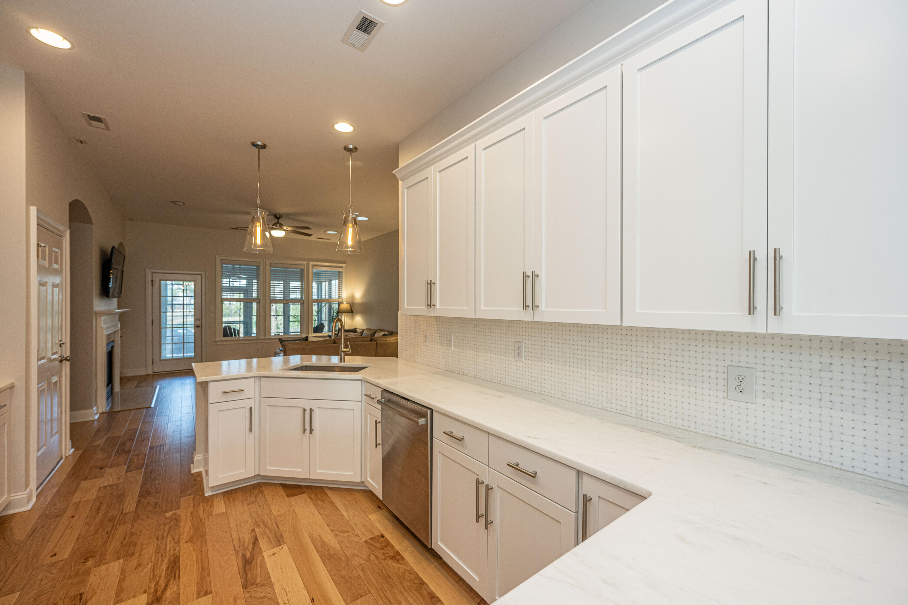1868 Hall Point Road Mount Pleasant, SC 29466 - Photo 12 of 56 1868HallPointRd16