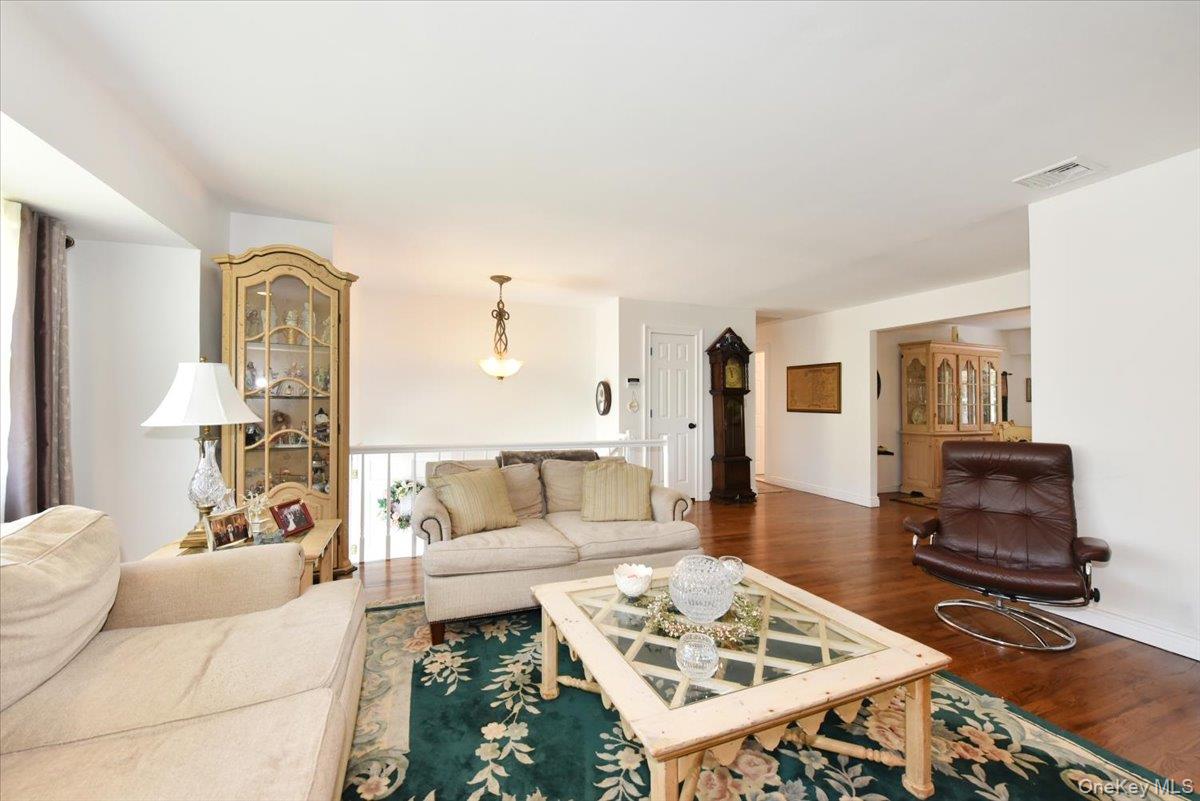 44 Peppermint Road Commack, NY 11725 - Photo 8 of 35