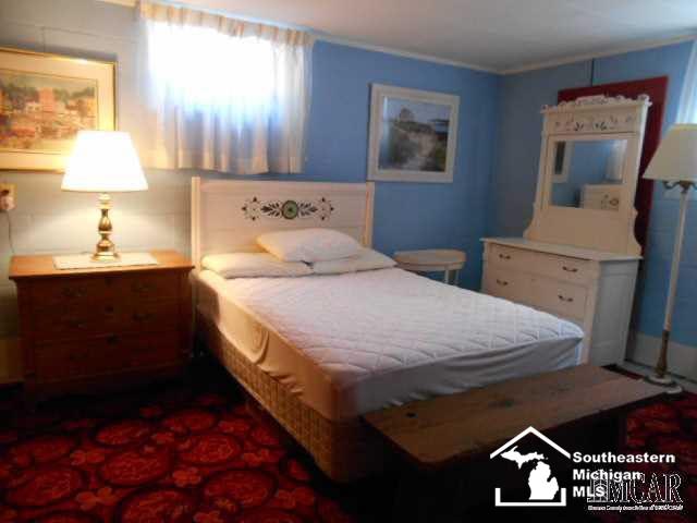 2036 Vivian Road Monroe, MI 48162 - Photo 15 of 28 21214759-14.JPG