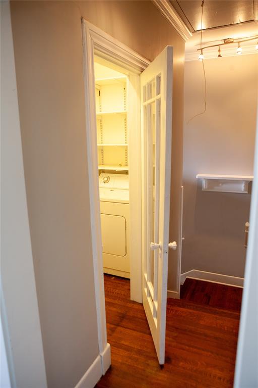 5347 Lewis Street, Unit 5345 Dallas, TX 75206 - Photo 26 of 37 a view of a bathroom with a glass door shower and a sink