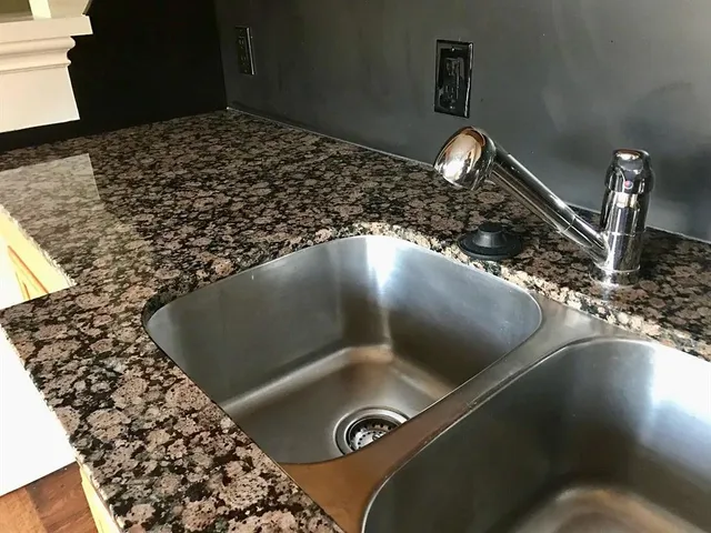 $2,200 | 5347 Lewis Street, Unit 5345, Dallas, TX 75206