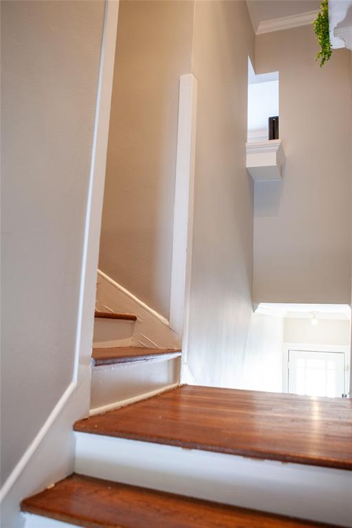 5347 Lewis Street, Unit 5345 Dallas, TX 75206 - Photo 32 of 37 a view of entryway