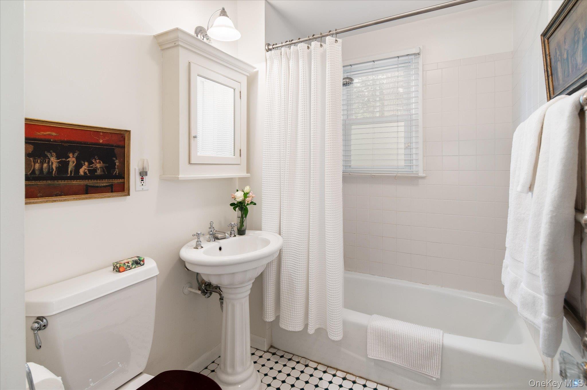 429 Old Post Road Bedford, NY 10506 - Photo 14 of 25 First floor full bath