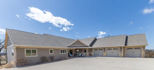 $725,000 | 2968 South Curtiss Road, Stockton, IL 61085