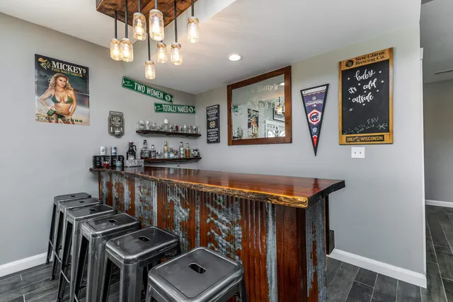 $725,000 | 2968 South Curtiss Road, Stockton, IL 61085