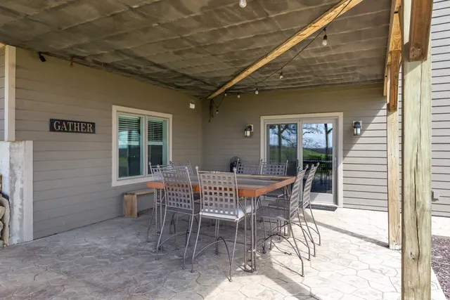 $725,000 | 2968 South Curtiss Road, Stockton, IL 61085