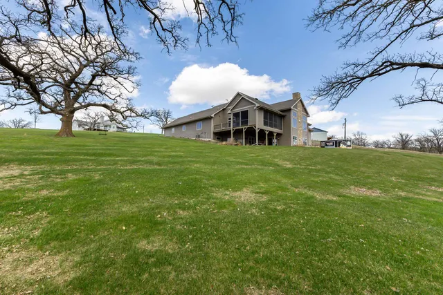 $725,000 | 2968 South Curtiss Road, Stockton, IL 61085