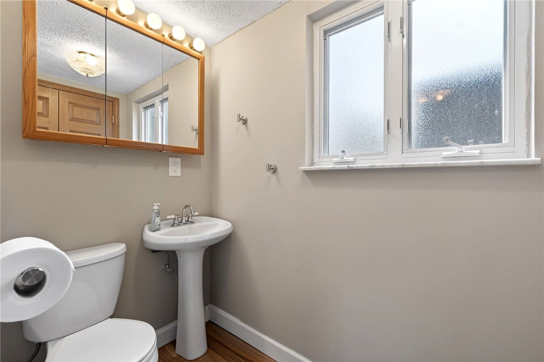 543 West Krepps Road Xenia, OH 45385 - Photo 35 of 41 Half bath on lower level off of the laundry room.