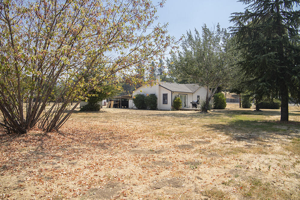 2776 Merlin Road Grants Pass, OR 97526 - Photo 6 of 26 5