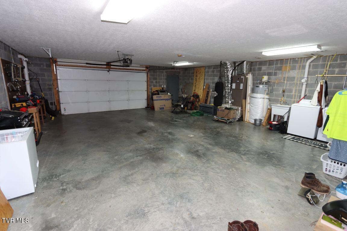 21377 Tranbarger Road Bristol, VA 24202 - Photo 26 of 40 26