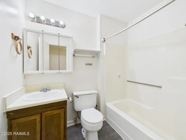 $825 | 104 Country, Unit A, Lafayette, LA 70508