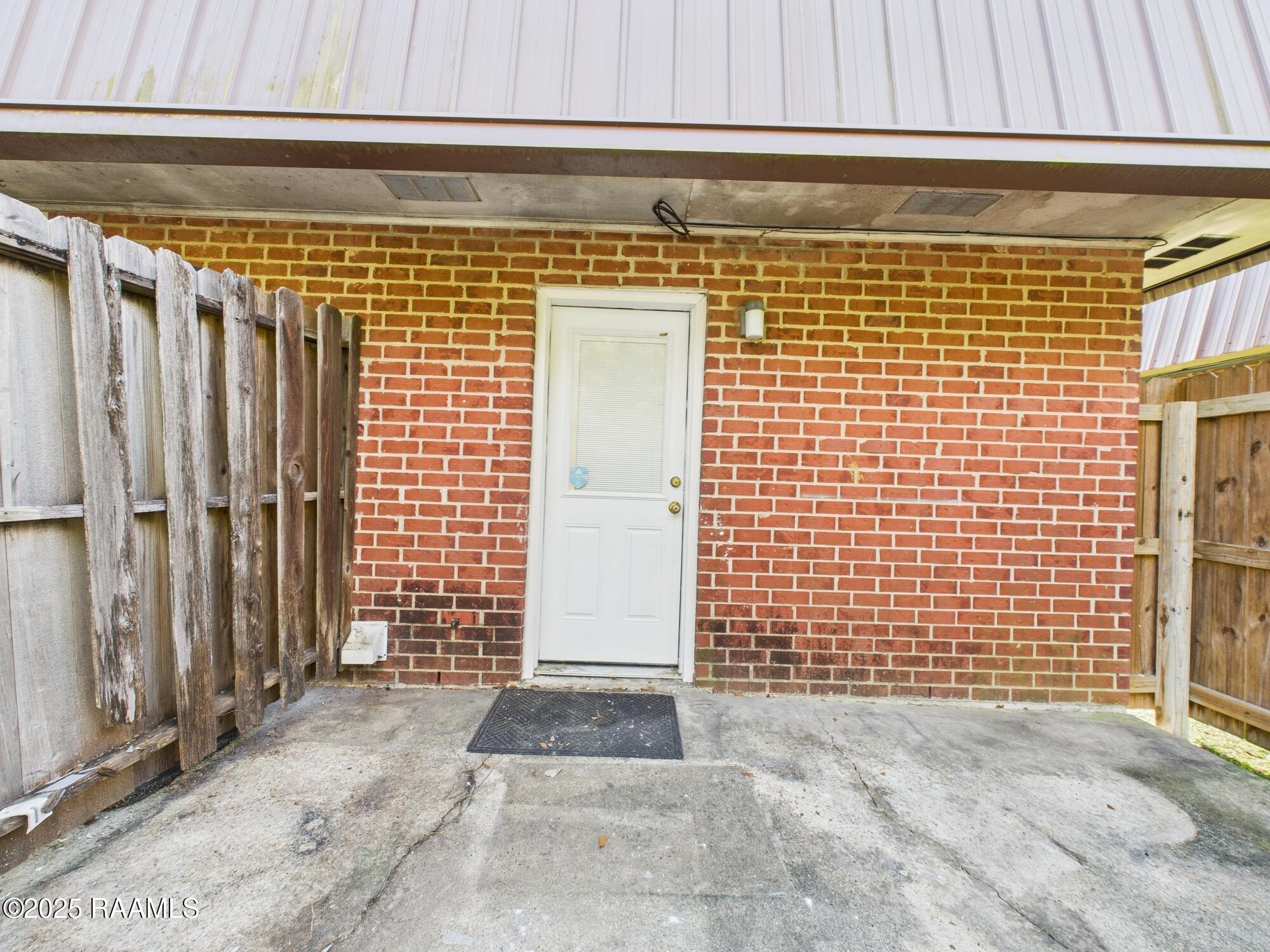104 Country, Unit A Lafayette, LA 70508 - Photo 2 of 17 CAM04246G0-PR0205-STILL008