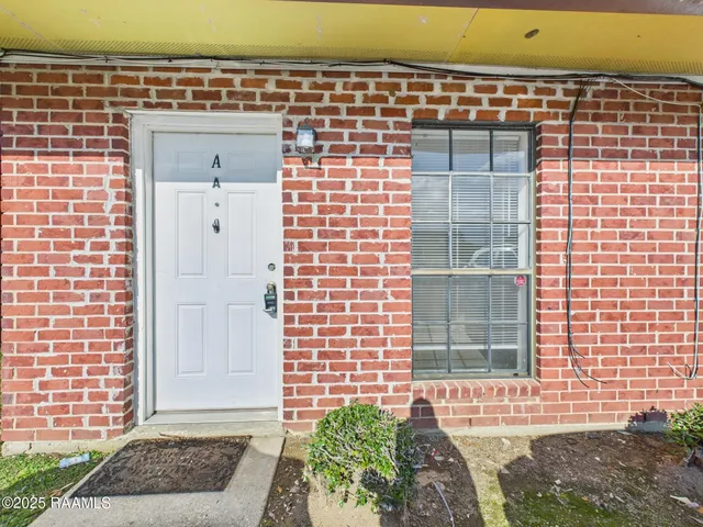 $825 | 104 Country, Unit A, Lafayette, LA 70508