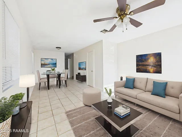 $825 | 104 Country, Unit A, Lafayette, LA 70508