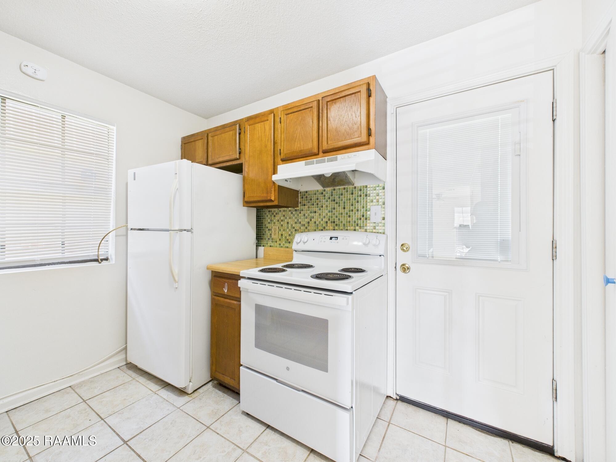 104 Country, Unit A Lafayette, LA 70508 - Photo 7 of 17 CAM04246G0-PR0205-STILL006