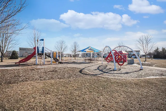 $250,000 | 4585 Camden Lane, Unit E, Yorkville, IL 60560