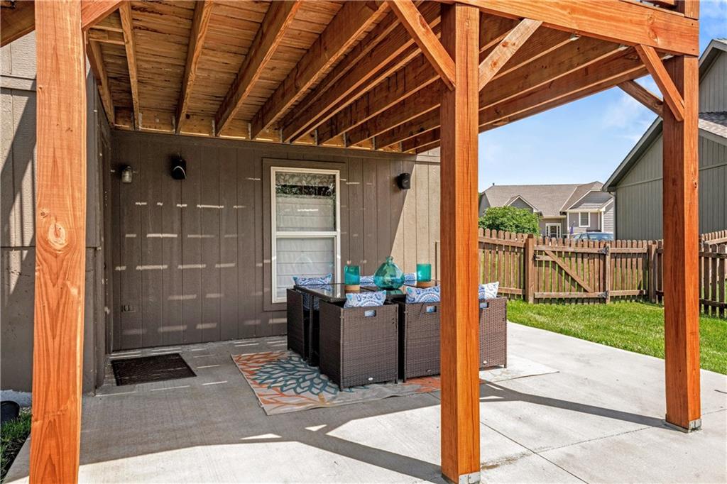 2221 Southwest HawkView Road Lee's Summit, MO 64082 - Photo 40 of 56