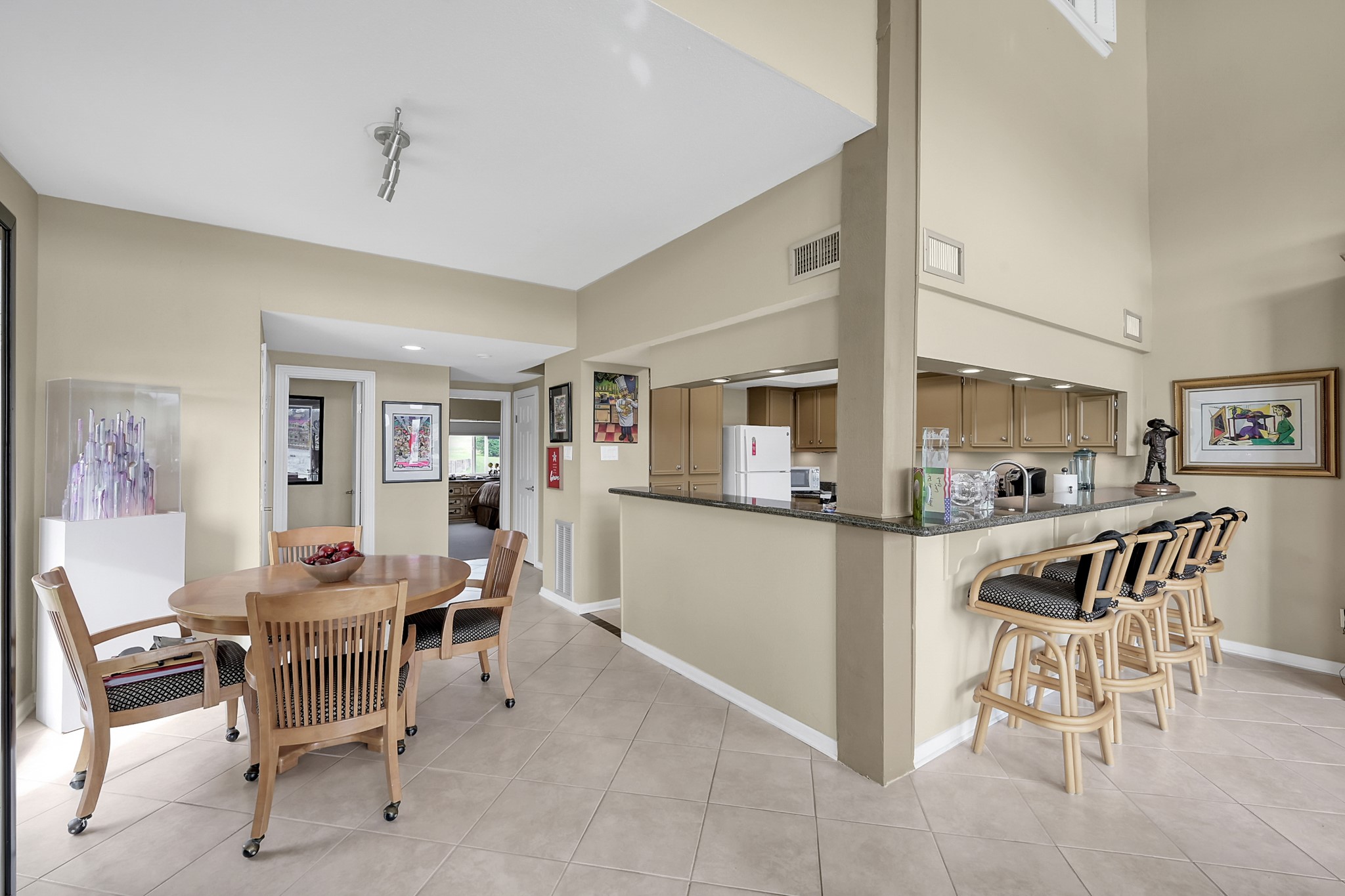 63 April Point Drive South Montgomery, TX 77356 - Photo 5 of 28 Breakfast room & kitchen