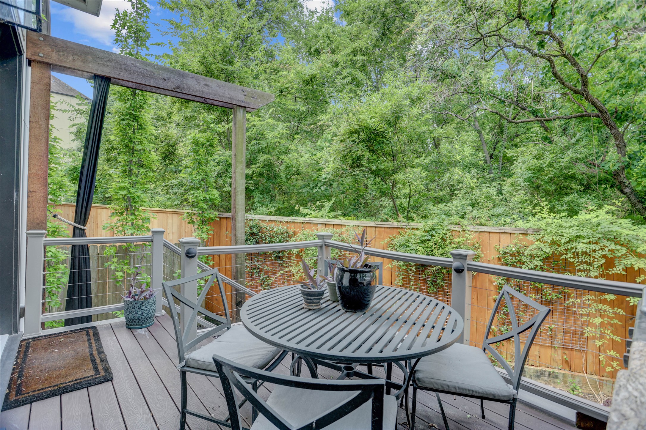 4124 Bonner View Lane Houston, TX 77007 - Photo 22 of 31 The backyard is fully fenced.