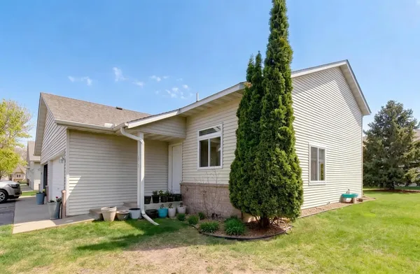 $290,000 | 1519 Balinese Street, Shakopee, MN 55379