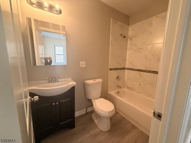 $2,700 | 154 Park Place, Unit 2, Elizabeth Port, NJ 07206