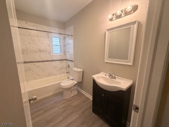 $2,700 | 154 Park Place, Unit 2, Elizabeth Port, NJ 07206