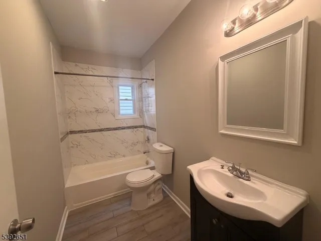 $2,700 | 154 Park Place, Unit 2, Elizabeth Port, NJ 07206