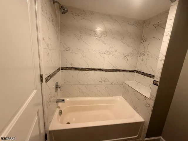 $2,700 | 154 Park Place, Unit 2, Elizabeth Port, NJ 07206