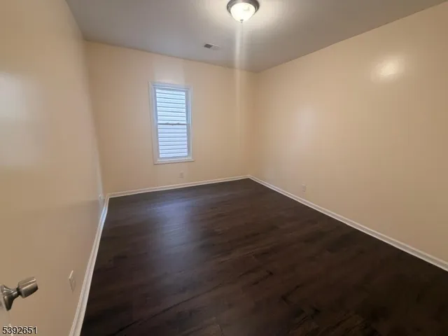 $2,700 | 154 Park Place, Unit 2, Elizabeth Port, NJ 07206