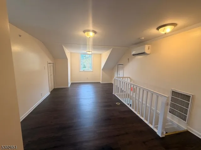 $2,700 | 154 Park Place, Unit 2, Elizabeth Port, NJ 07206