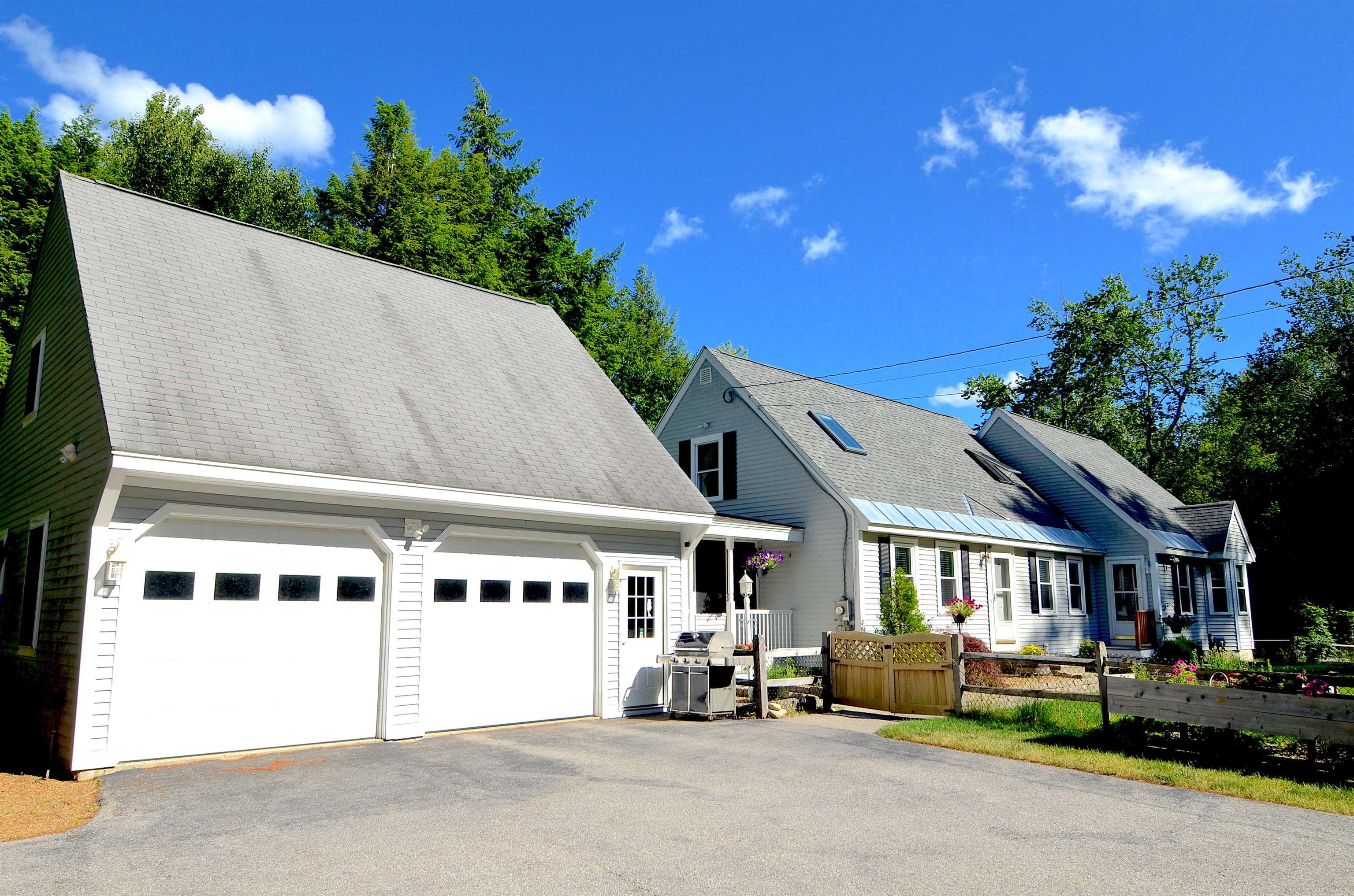 492 Concord Stage Road Weare, NH 03281 - Photo 2 of 35