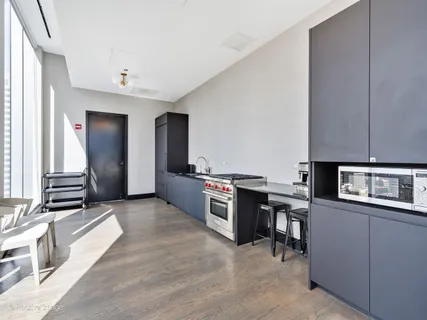 $3,434,000 | 403 North Wabash Avenue, Unit 15A, Chicago, IL 60611