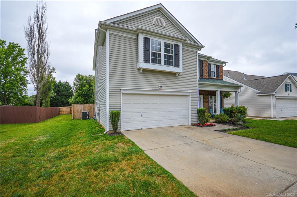 1019 Hipp Road Charlotte, NC 28216 - Photo 2 of 40 Gallery Image 2