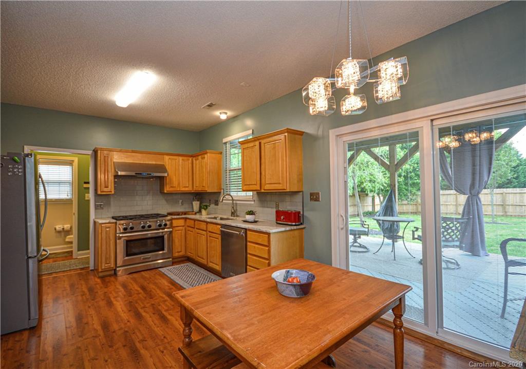 1019 Hipp Road Charlotte, NC 28216 - Photo 11 of 40 Gallery Image 11