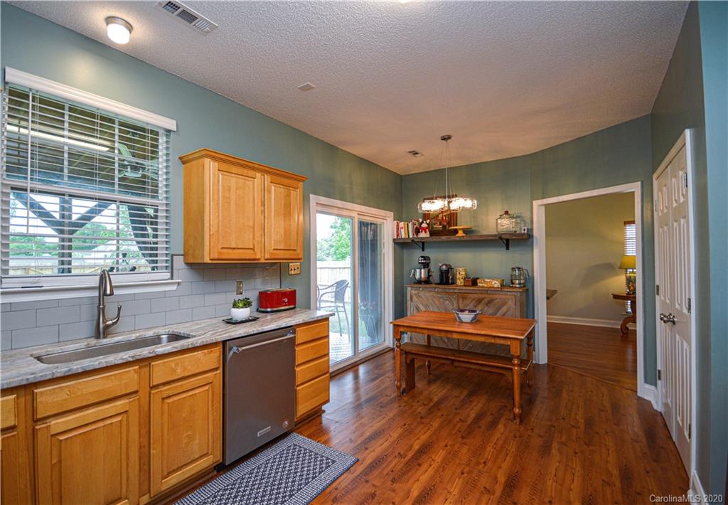 1019 Hipp Road Charlotte, NC 28216 - Photo 12 of 40 Gallery Image 12
