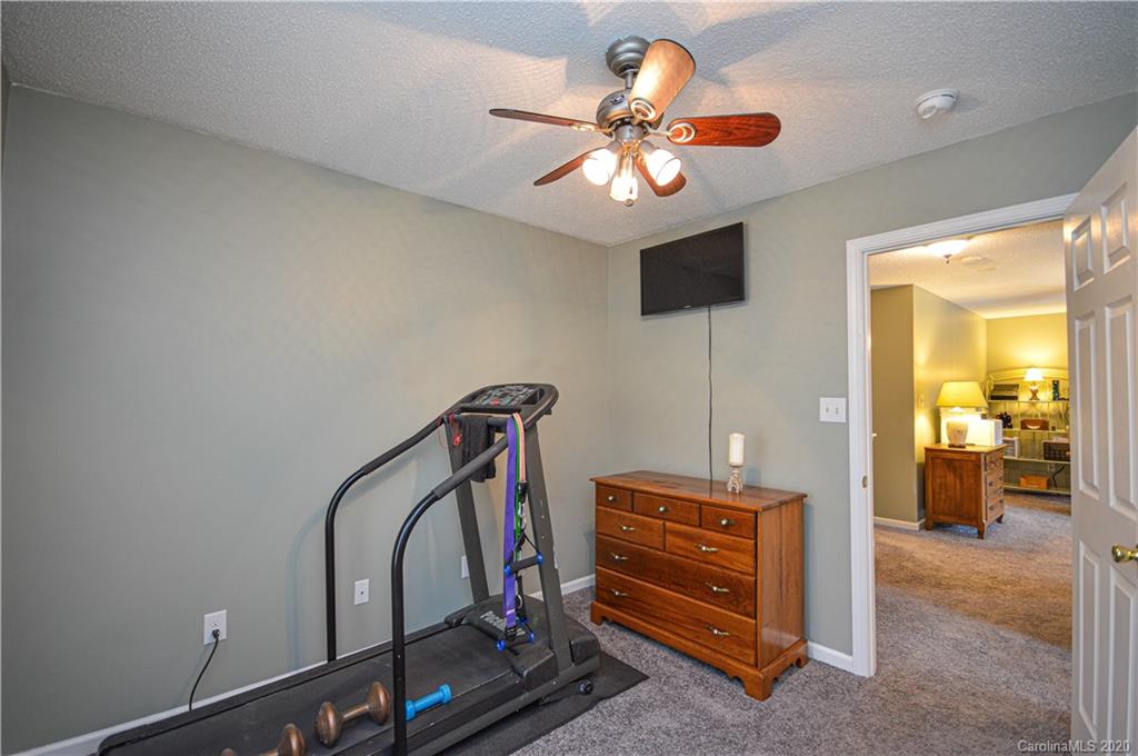 1019 Hipp Road Charlotte, NC 28216 - Photo 21 of 40 Gallery Image 21