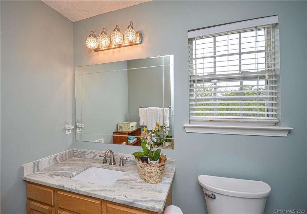 1019 Hipp Road Charlotte, NC 28216 - Photo 25 of 40 Gallery Image 25