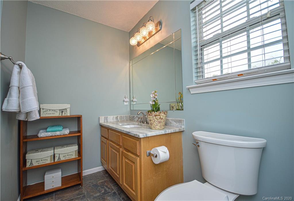 1019 Hipp Road Charlotte, NC 28216 - Photo 27 of 40 Gallery Image 27