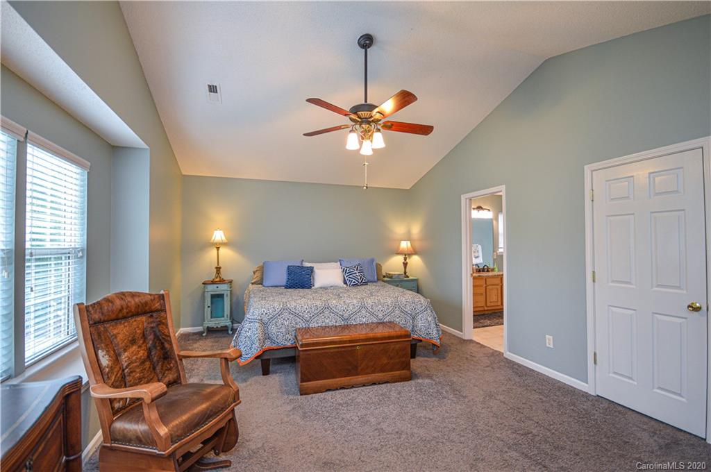 1019 Hipp Road Charlotte, NC 28216 - Photo 29 of 40 Gallery Image 29