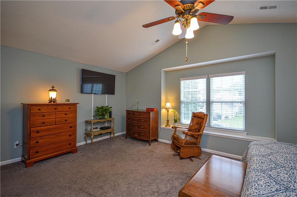 1019 Hipp Road Charlotte, NC 28216 - Photo 30 of 40 Gallery Image 30