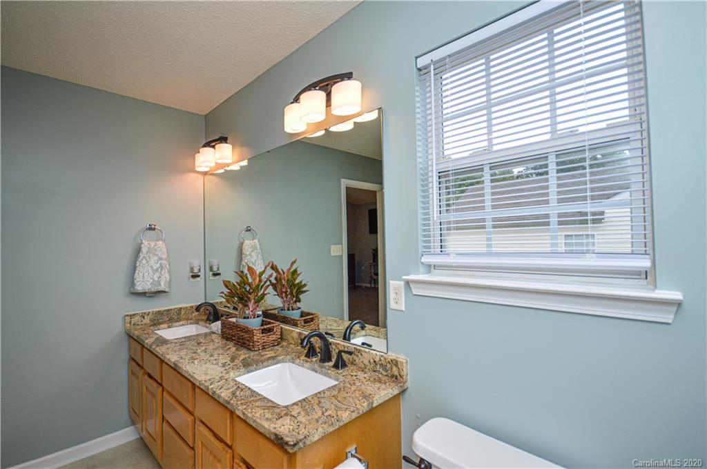 1019 Hipp Road Charlotte, NC 28216 - Photo 32 of 40 Gallery Image 32