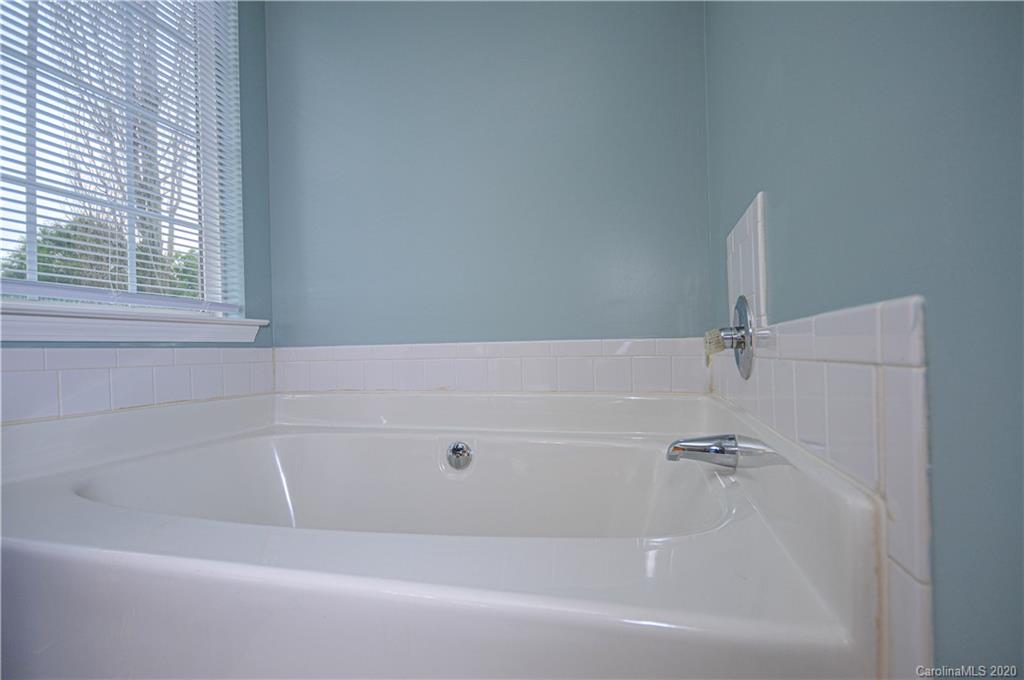 1019 Hipp Road Charlotte, NC 28216 - Photo 34 of 40 Gallery Image 34
