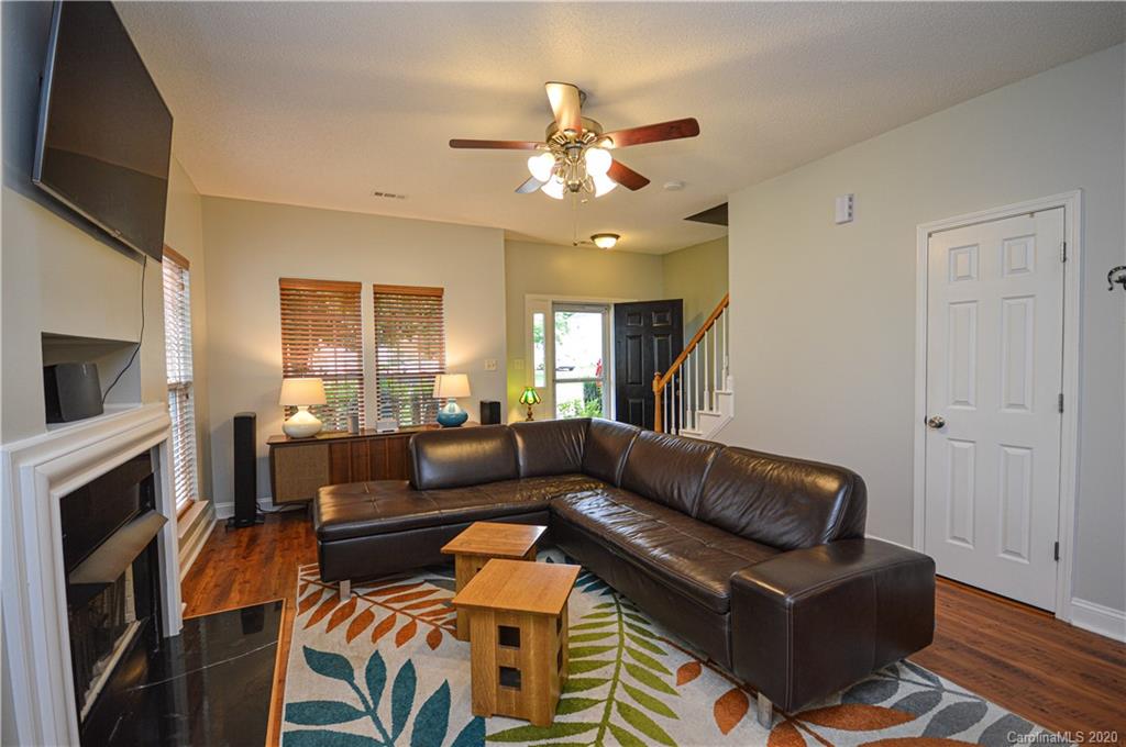 1019 Hipp Road Charlotte, NC 28216 - Photo 7 of 40 Gallery Image 7