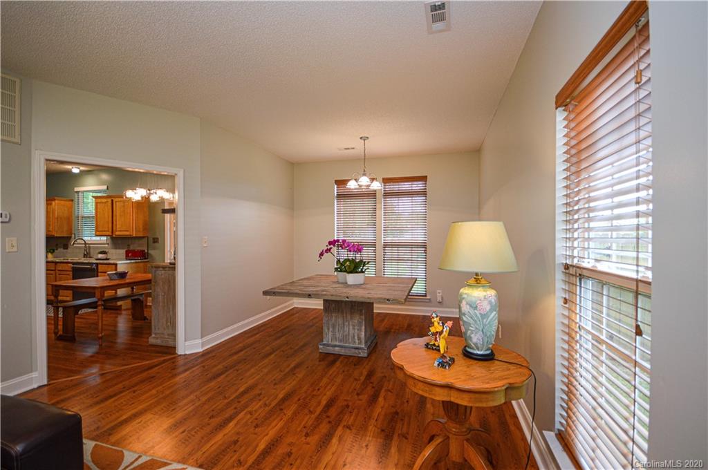 1019 Hipp Road Charlotte, NC 28216 - Photo 9 of 40 Gallery Image 9