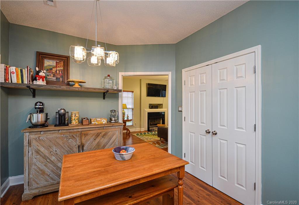 1019 Hipp Road Charlotte, NC 28216 - Photo 10 of 40 Gallery Image 10