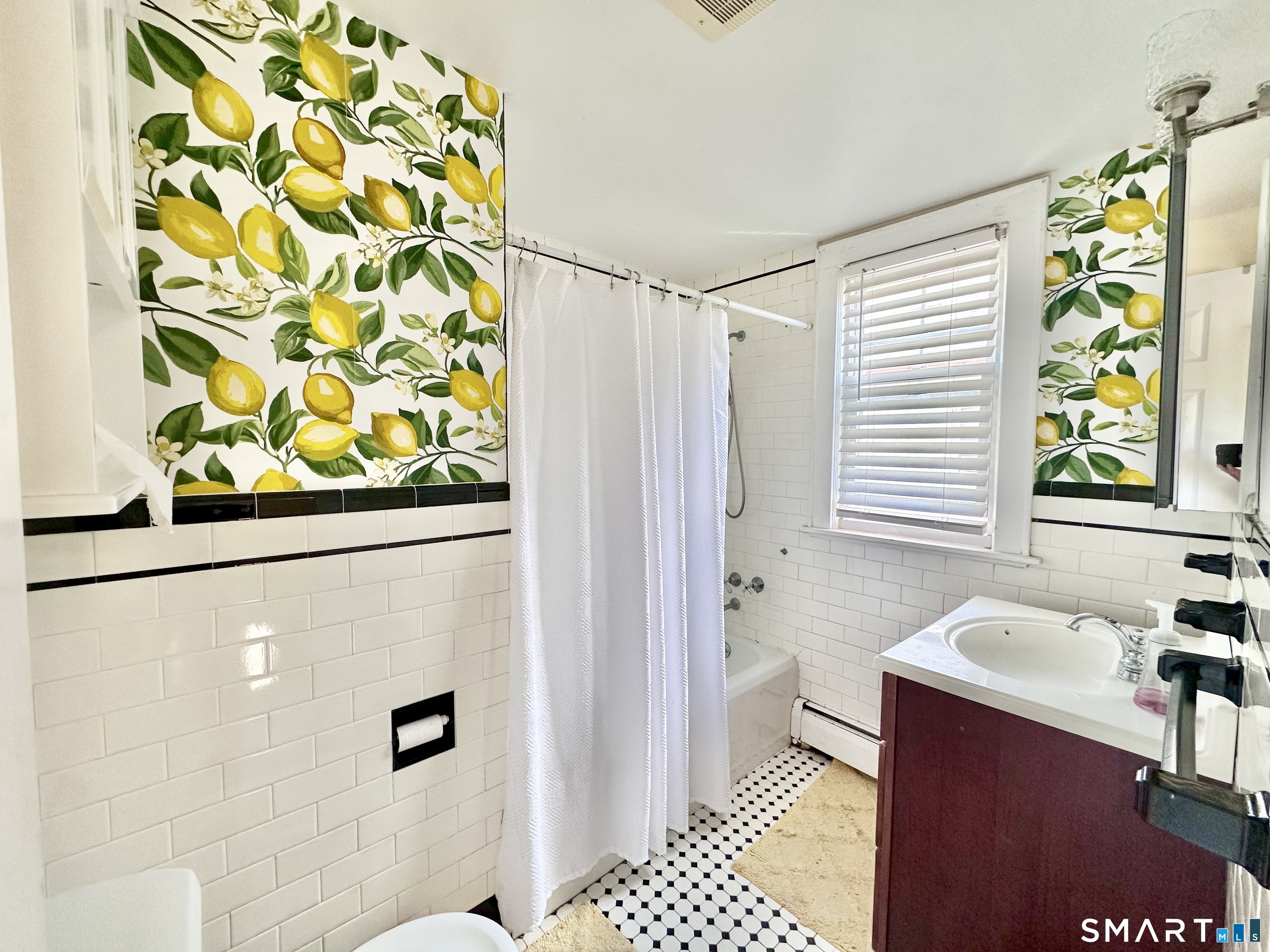 416 Lighthouse Road New Haven, CT 06512 - Photo 16 of 24 Full bathroom upper level