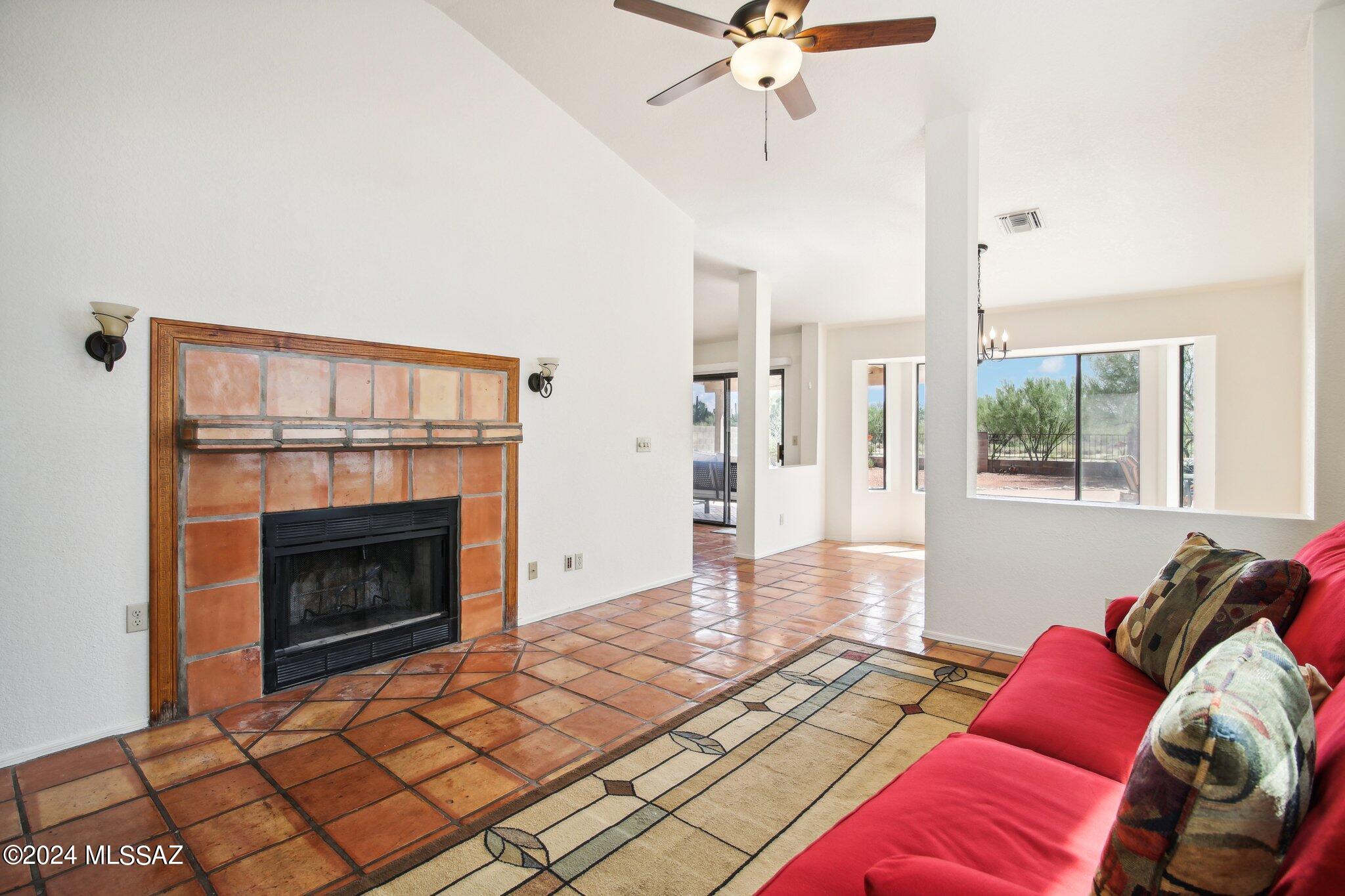 4649 West Lessing Lane Tucson, AZ 85742 - Photo 4 of 49