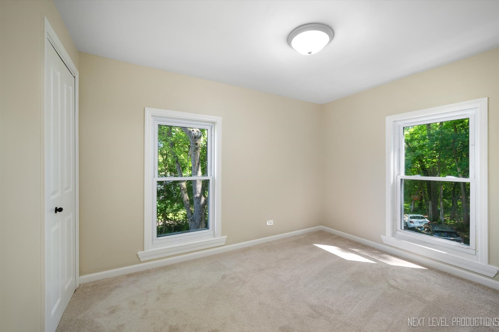 201 South Gilbert Street South Elgin, IL 60177 - Photo 20 of 27 an empty room with a window